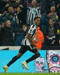  切尔西锋线集体迷失，水晶宫铁桶阵逼平豪门  