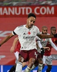  热刺防线送礼不断，利兹联逆转取胜终结五轮不胜  