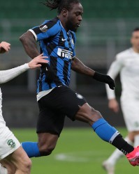  国际米兰门将低级失误导致欧联资格生变  