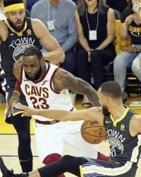  库里三分14中9破纪录，勇士狂胜国王  