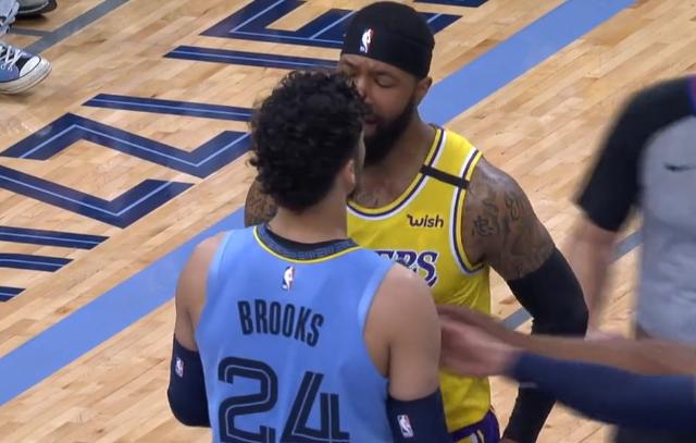  灰熊新秀单场二十八篮板创纪录  