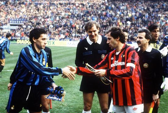  国际米兰同城德比五球盛宴笑傲梅阿查