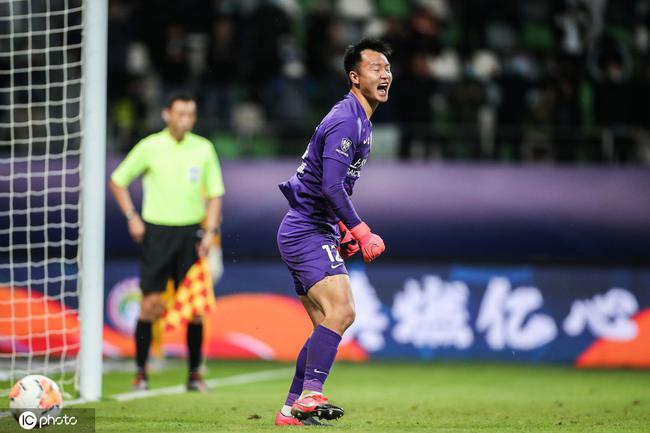  尼斯主场雨战险胜，门将超神扑救当选最佳  