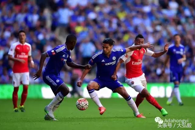  阿森纳铁卫头槌破门定乾坤  